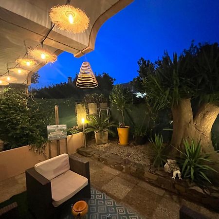Private Garden In Center Of Saint Tropezアパートメント エクステリア 写真
