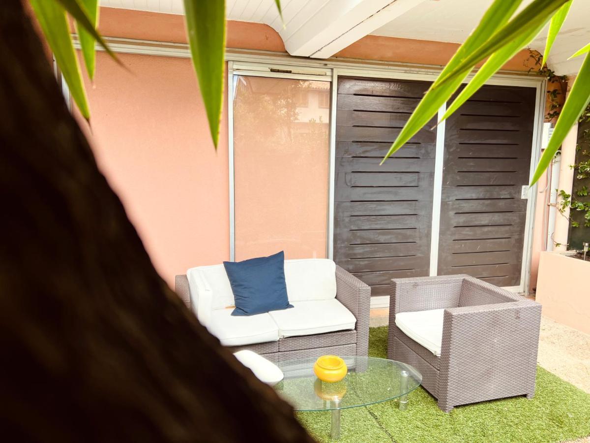 Private Garden In Center Of Saint Tropezアパートメント エクステリア 写真