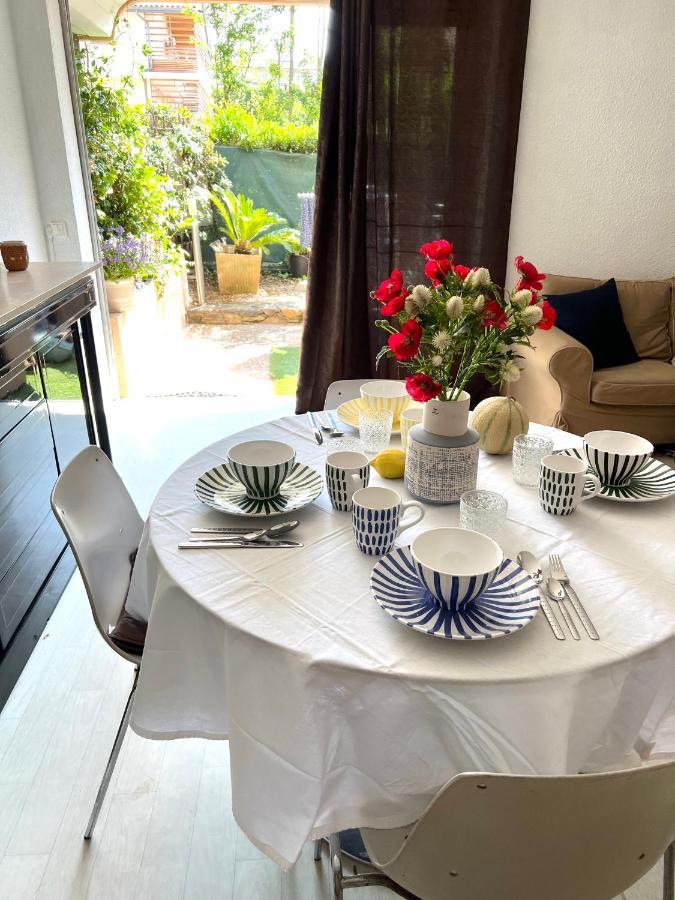 Private Garden In Center Of Saint Tropezアパートメント エクステリア 写真