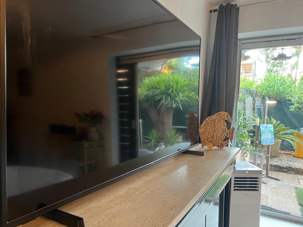 Private Garden In Center Of Saint Tropezアパートメント エクステリア 写真